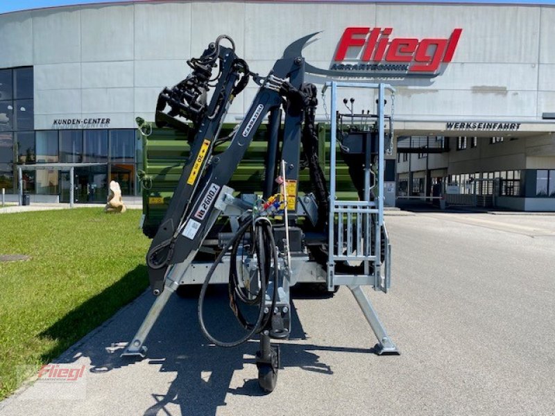 Rückewagen & Rückeanhänger van het type Fliegl EDK-K80 4000mm mit Z-Kran 47, Neumaschine in Mühldorf (Foto 10)