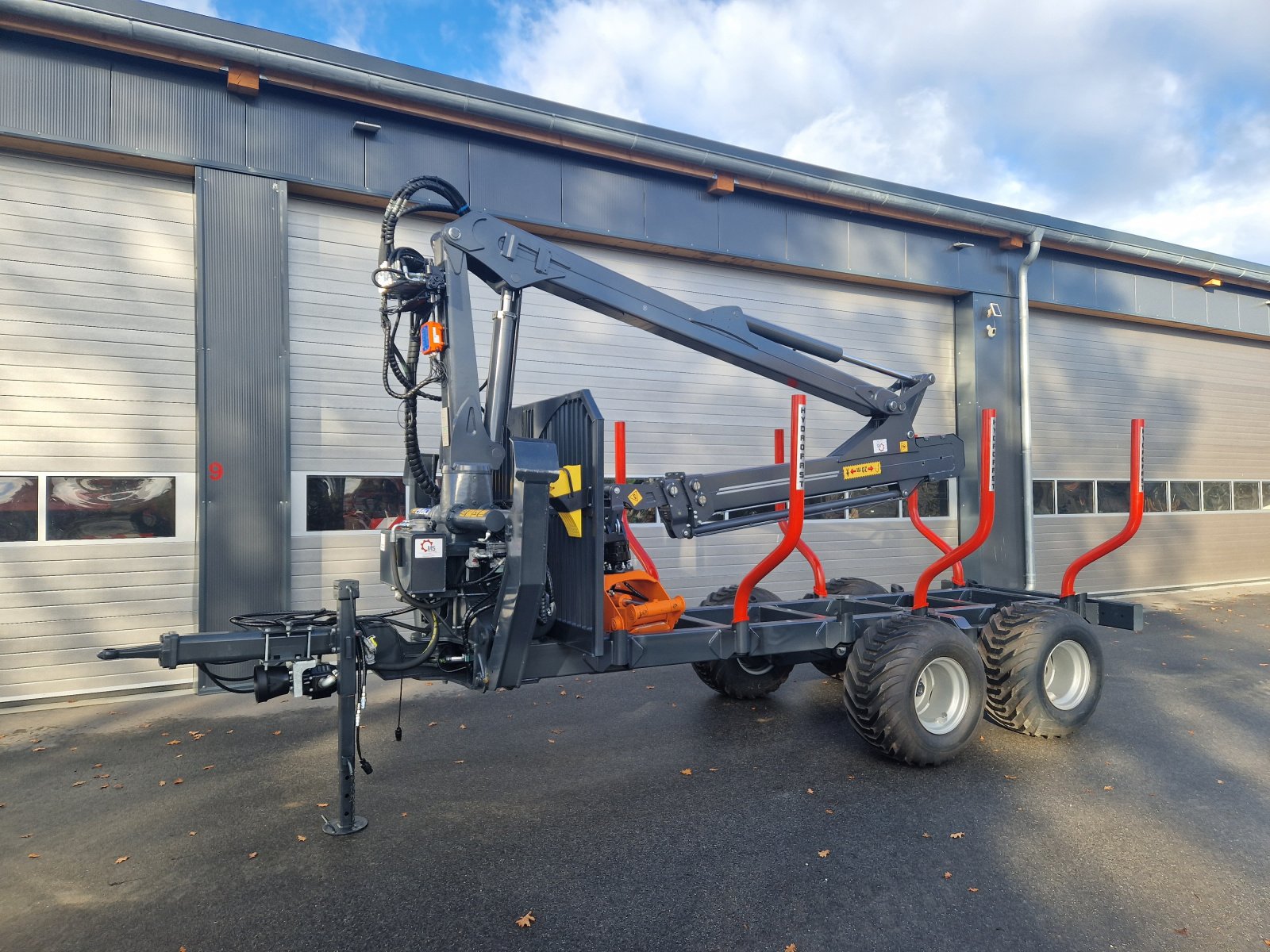 Rückewagen & Rückeanhänger van het type Hydrofast H11 14,5t 10,2m Kran 520kg Hubkraft Funkfernsteuerung Druckluft, Neumaschine in Schwarzenfeld (Foto 1)