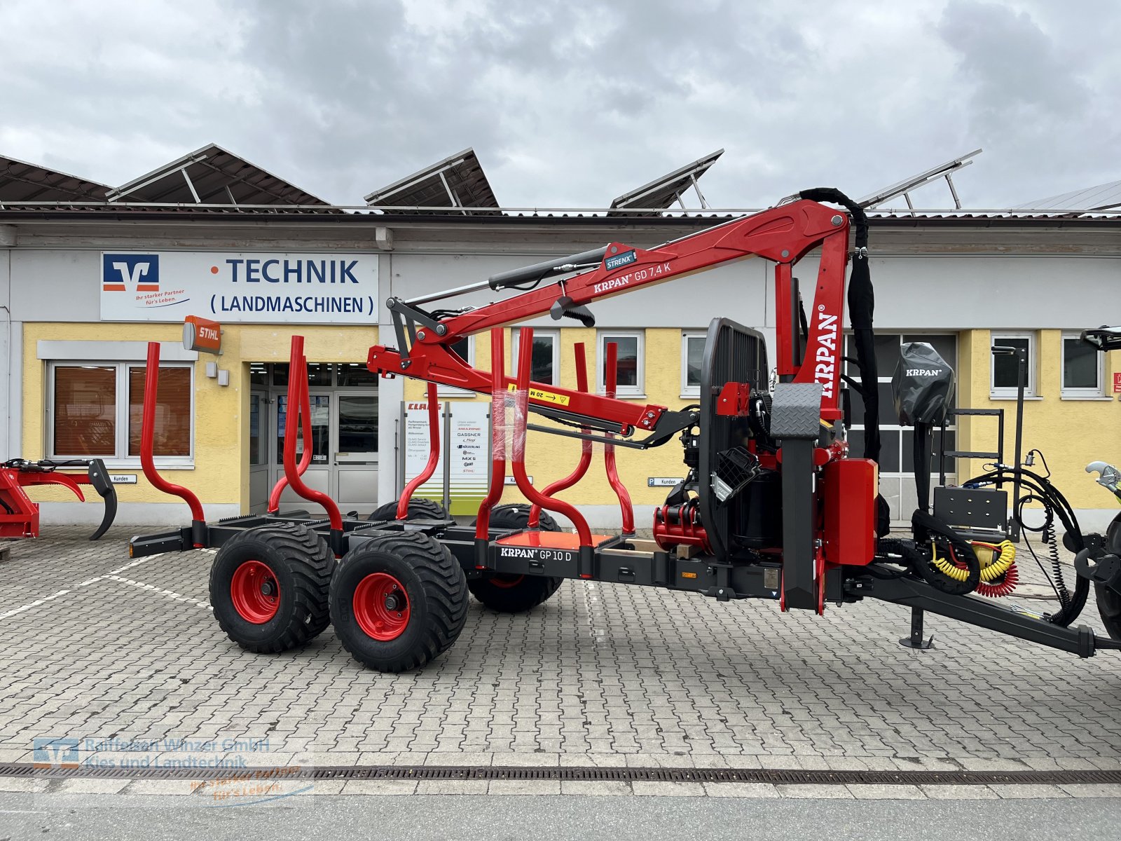 Rückewagen & Rückeanhänger van het type Krpan GP 10 D GD 7,6 K Kran, Neumaschine in Winzer (Foto 1)