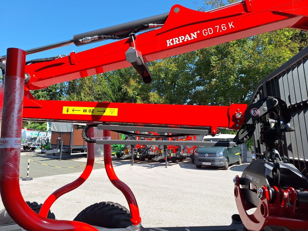 Rückewagen & Rückeanhänger van het type Krpan GP 9 DF mit Forstkran GD 7,6 K, pneum. Bremse, Neumaschine in Bergheim (Foto 11)