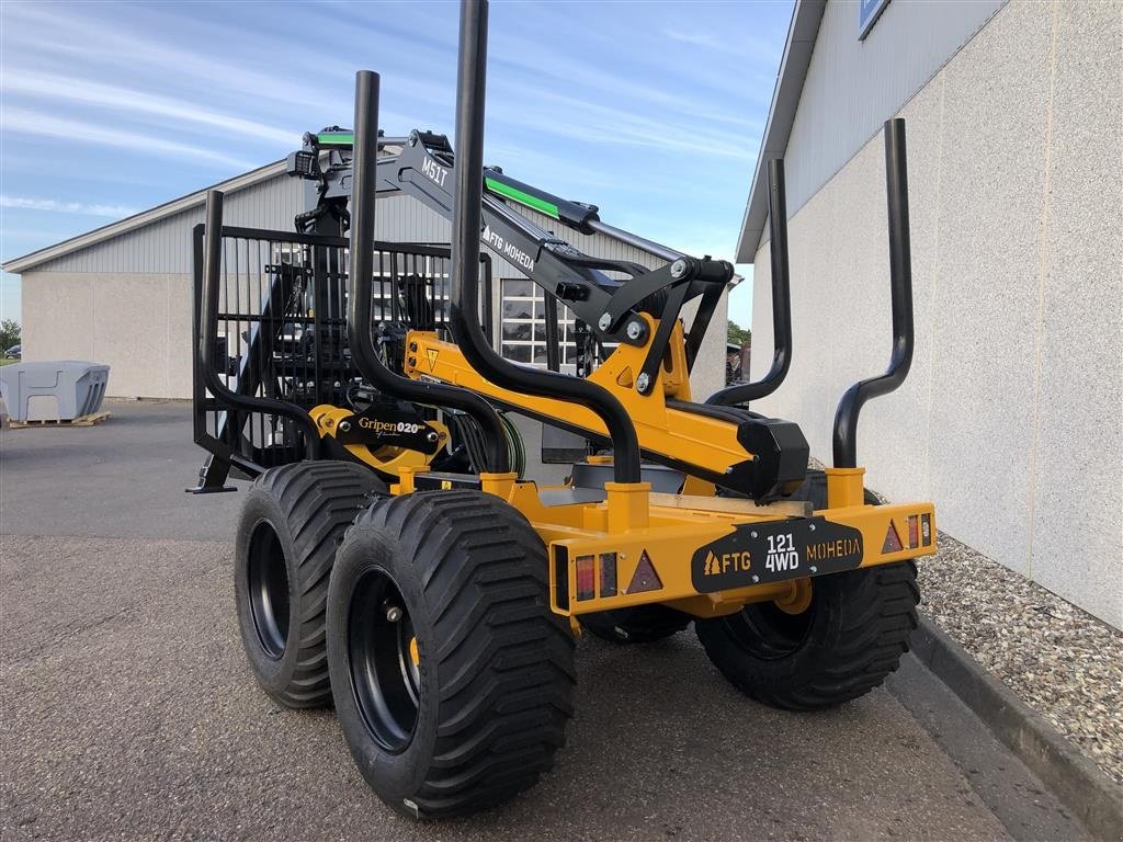 Rückewagen & Rückeanhänger Türe ait Moheda FTG M121-4WD 7,5 M. KRAN med EHC joystick, Gebrauchtmaschine içinde Holstebro (resim 3)