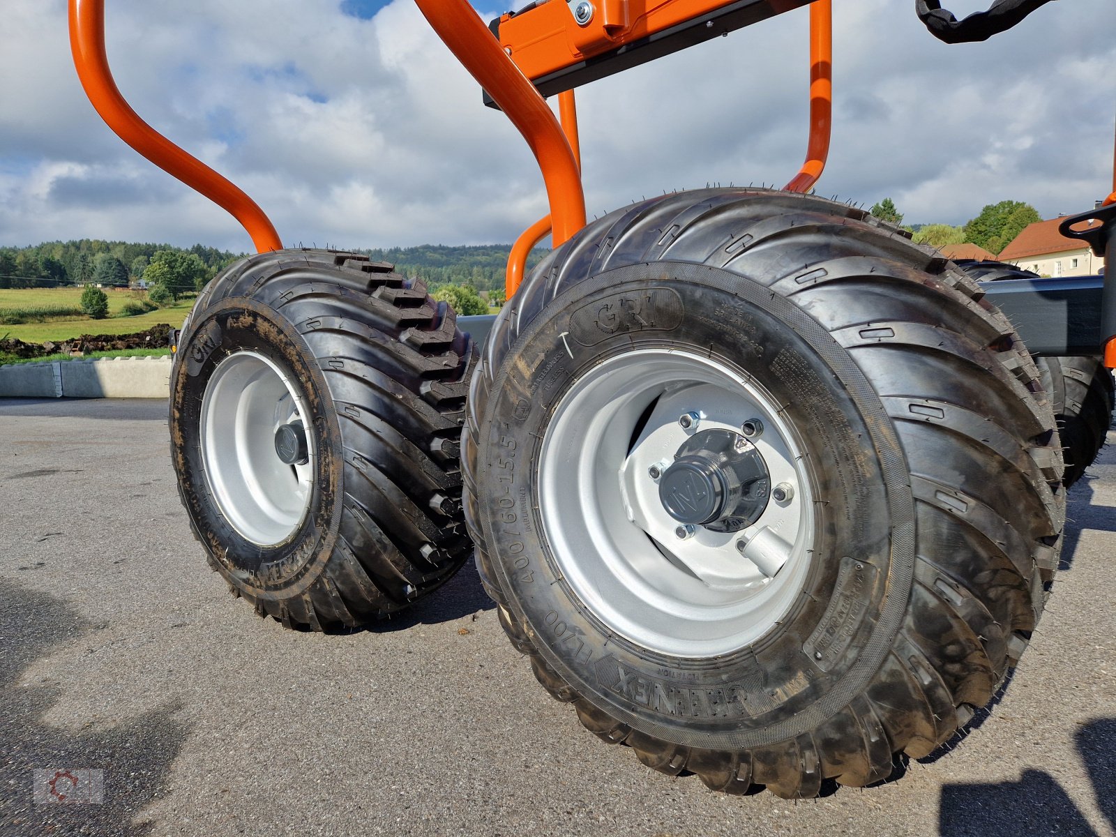 Rückewagen & Rückeanhänger Türe ait MTM 10T S 10to 7,70m Kran Druckluft Zentralrohrrahmen, Neumaschine içinde Tiefenbach (resim 9)