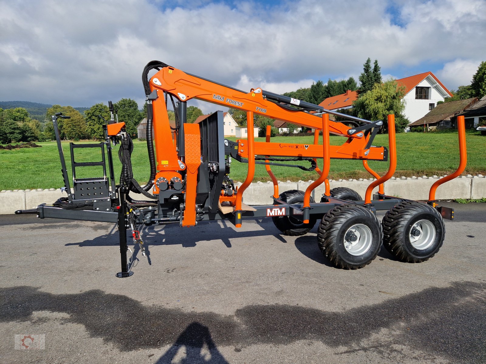 Rückewagen & Rückeanhänger del tipo MTM 10T S 10to 7,70m Kran Druckluft Zentralrohrrahmen, Neumaschine en Tiefenbach (Imagen 12)