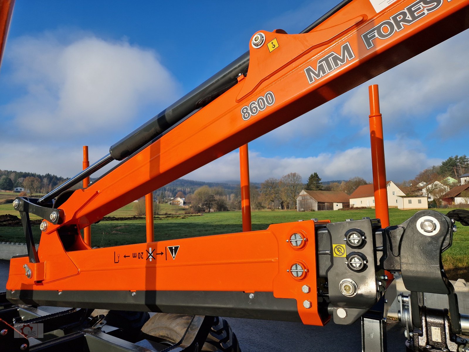 Rückewagen & Rückeanhänger van het type MTM 11T 11to 9,20m Kran Forwarder Rungen Druckluft Doppelrohrrahmen, Neumaschine in Tiefenbach (Foto 7)