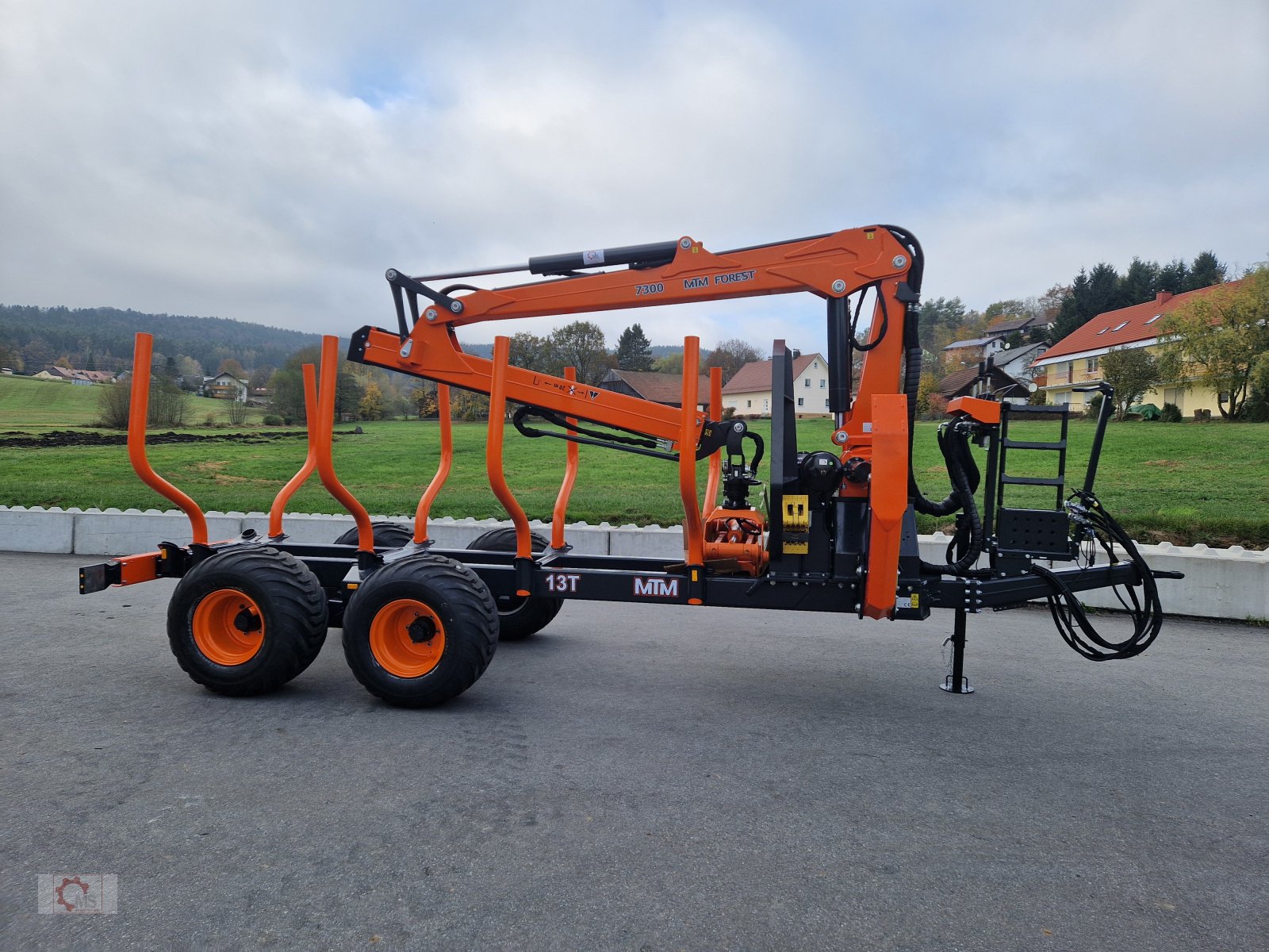 Rückewagen & Rückeanhänger del tipo MTM 13T 13to 8,10m Kran Druckluft Doppelrohrrahmen, Neumaschine en Tiefenbach (Imagen 2)