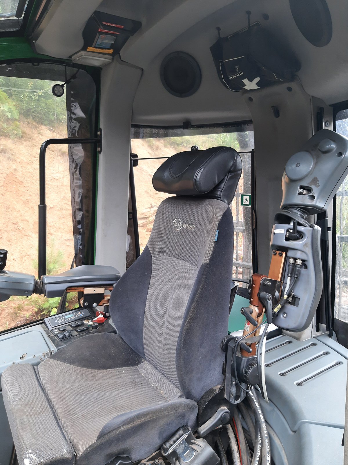 Rückezug tip John Deere 810E, Gebrauchtmaschine in Böbrach (Poză 9)