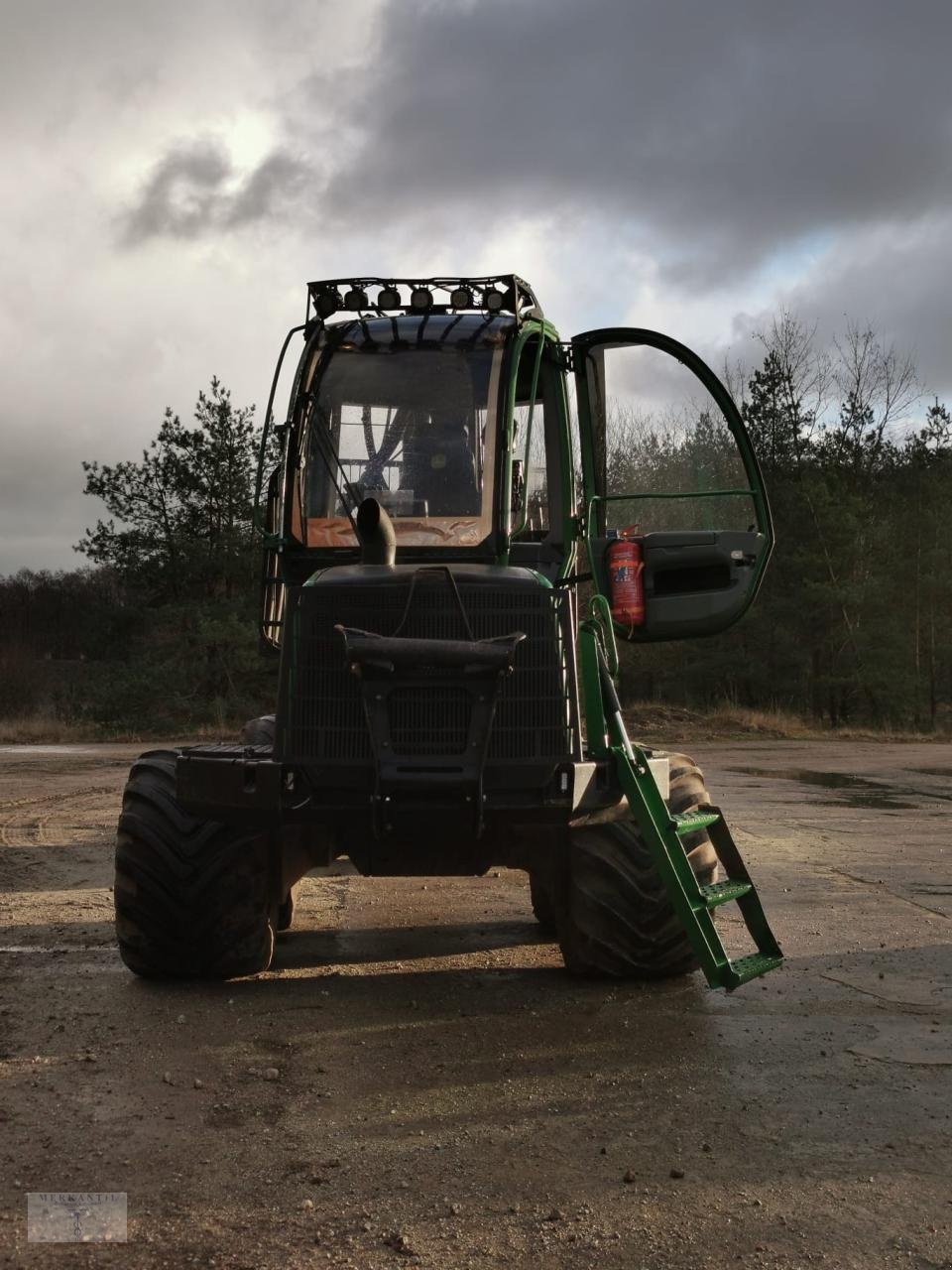 Rückezug van het type John Deere 810E, Gebrauchtmaschine in Pragsdorf (Foto 7)