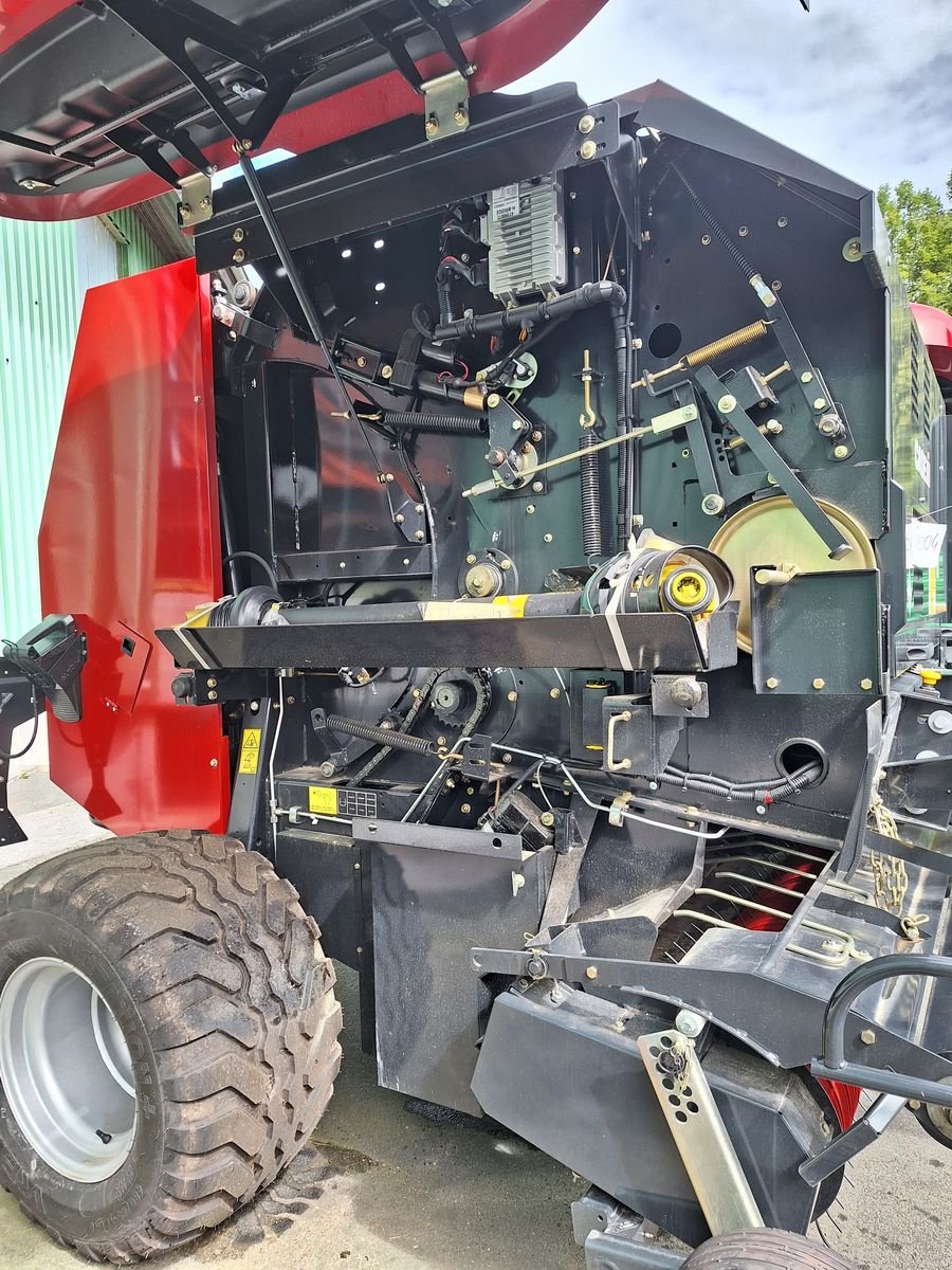 Rundballenpresse of the type Case IH RB 344 RC, Neumaschine in Bergheim (Picture 8)