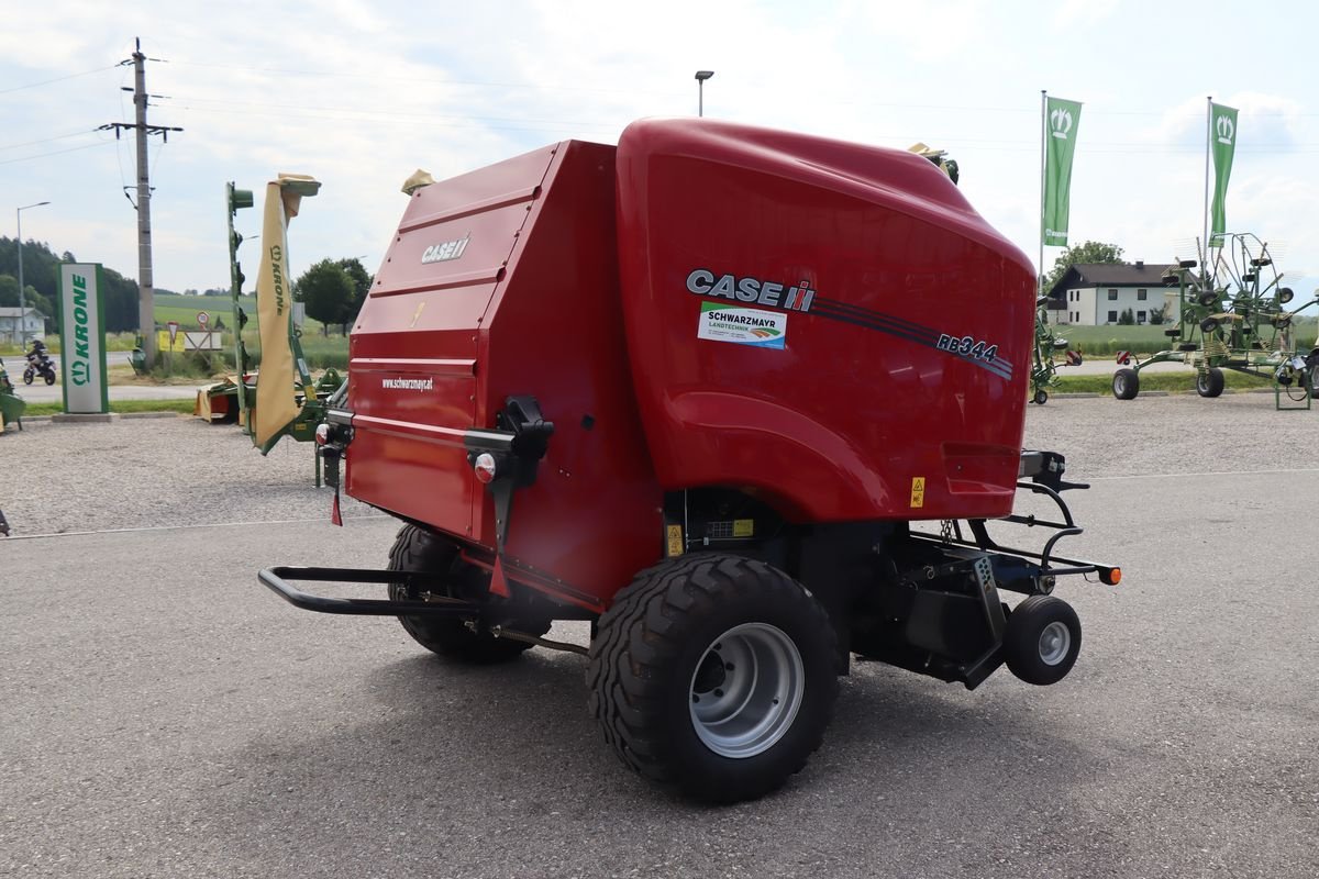 Rundballenpresse du type Case IH RB 344 RC, Neumaschine en Feldkirchen (Photo 3)