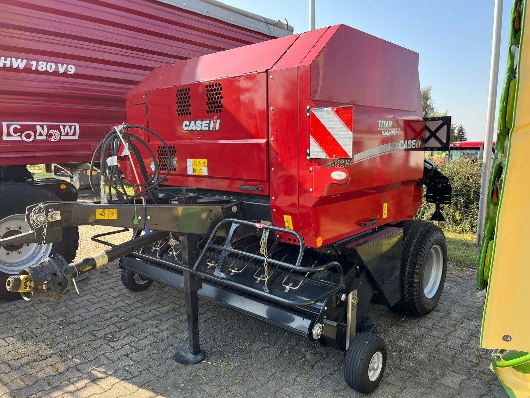 Rundballenpresse tip Case IH RB 344, Gebrauchtmaschine in Rollwitz (Poză 1)