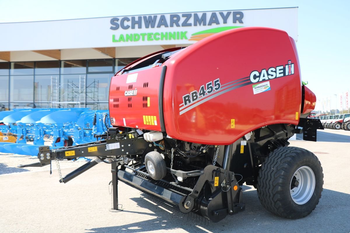 Rundballenpresse of the type Case IH RB 455 VC, Neumaschine in Feldkirchen (Picture 1)