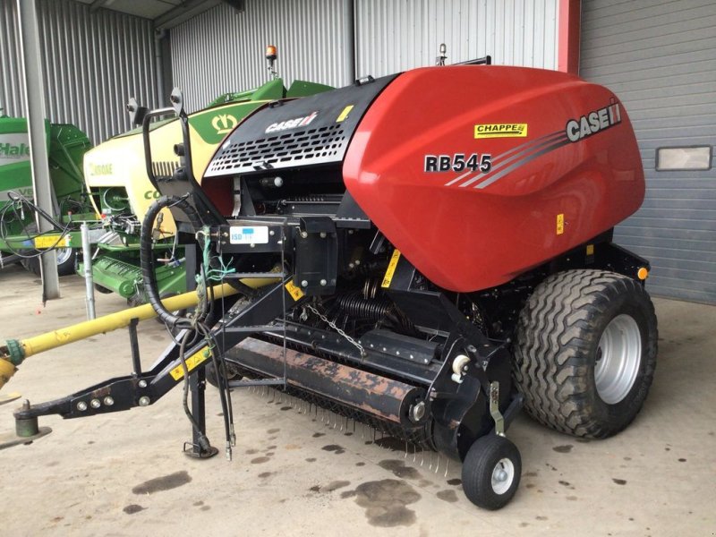 Rundballenpresse of the type Case IH RB 545, Gebrauchtmaschine in SAINT GERMAIN LEMBRON