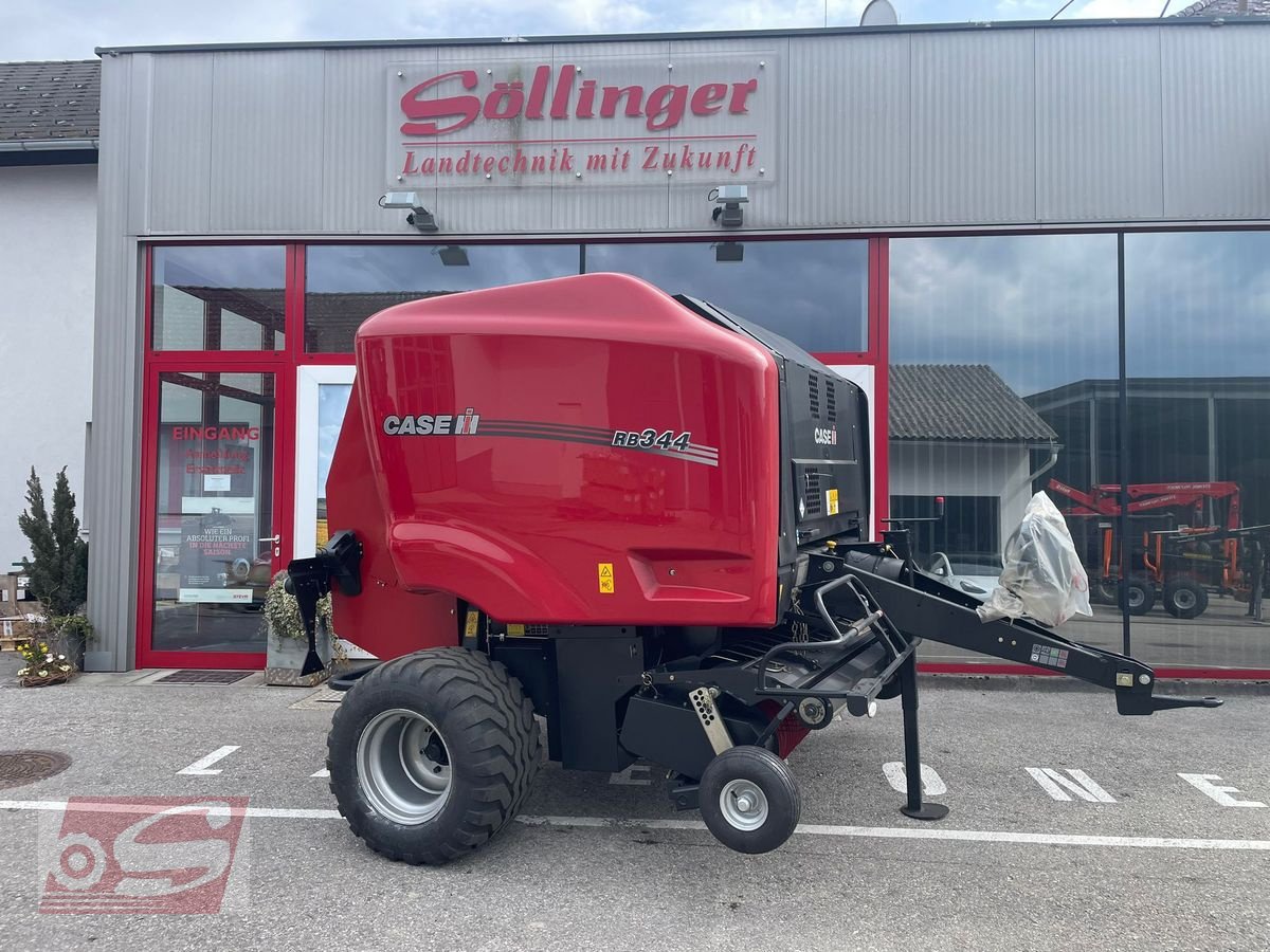 Rundballenpresse of the type Case IH RB344 Rotor Cutter, Neumaschine in Offenhausen (Picture 1)