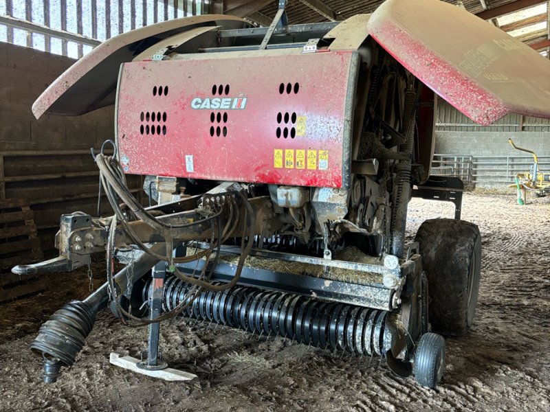 Rundballenpresse of the type Case IH RB455, Gebrauchtmaschine in VARENNES VAUZELLES