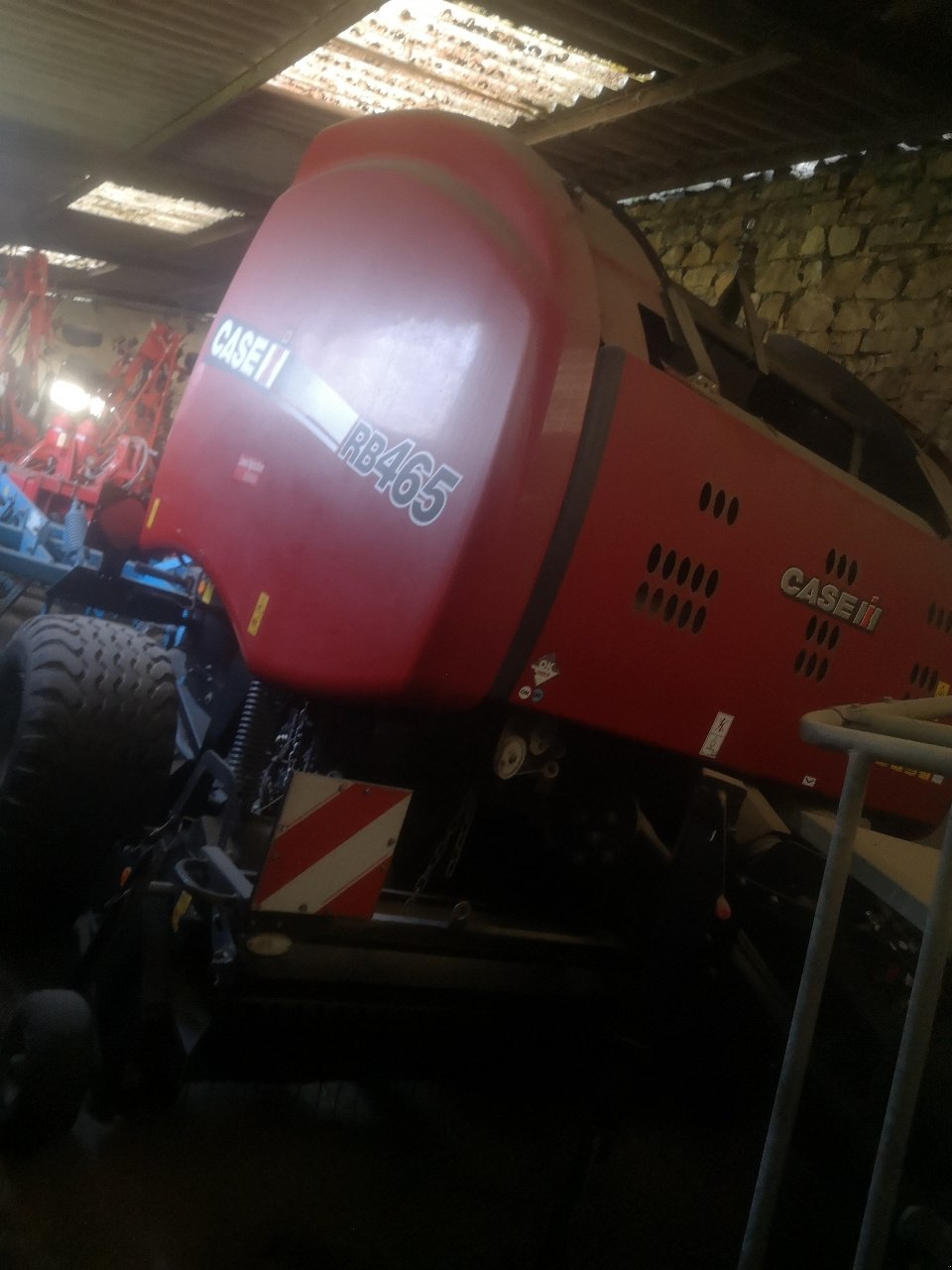 Rundballenpresse tipa Case IH RB465, Gebrauchtmaschine u Roches-sur-Marne (Slika 7)