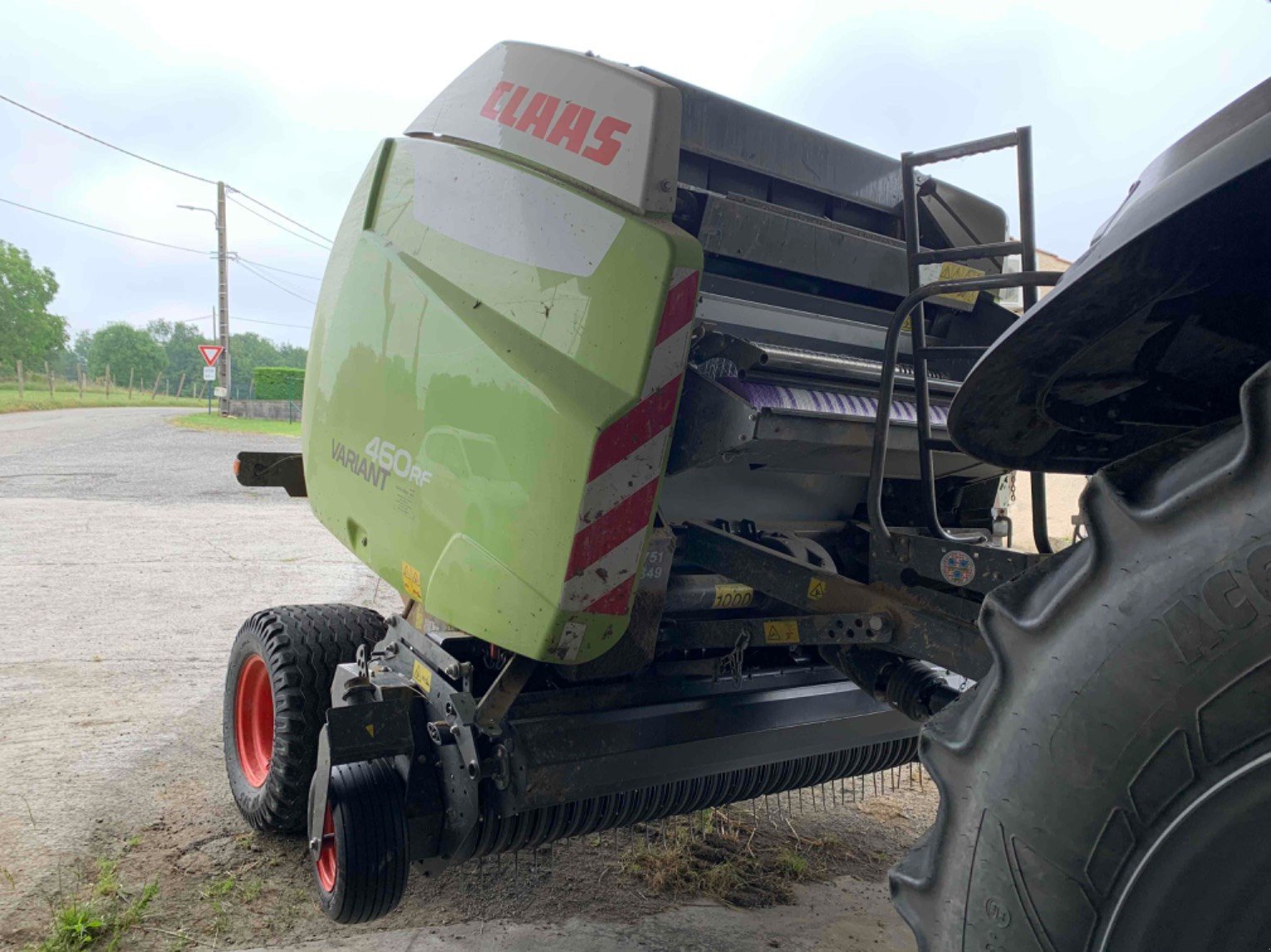 Rundballenpresse van het type CLAAS Presse à balles rondes VARIANT460 RF Claas, Gebrauchtmaschine in SAINT GAUDENS (Foto 2)