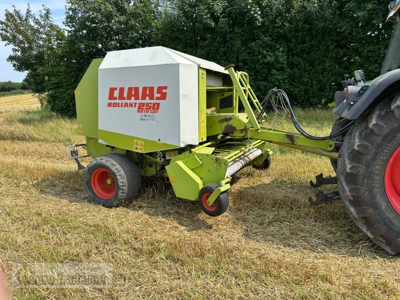 Rundballenpresse типа CLAAS Rollant 250 RC, Gebrauchtmaschine в Ellerdorf