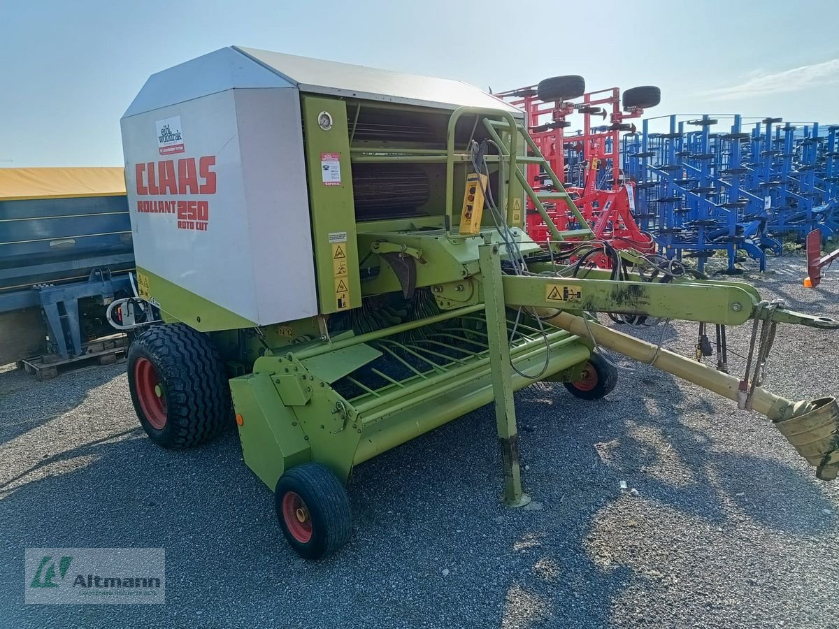 Rundballenpresse tip CLAAS Rollant 250 Roto Cut, Gebrauchtmaschine in Lanzenkirchen (Poză 4)