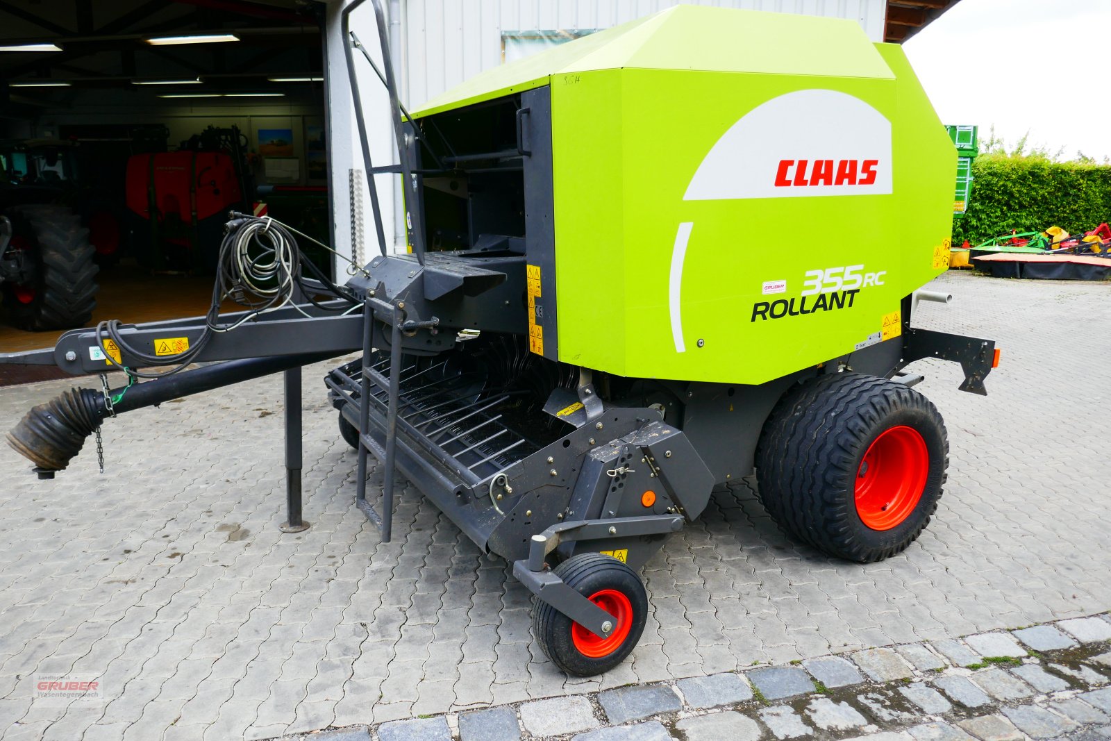 Rundballenpresse des Typs CLAAS Rollant 355 RC, Gebrauchtmaschine in Dorfen (Bild 1)