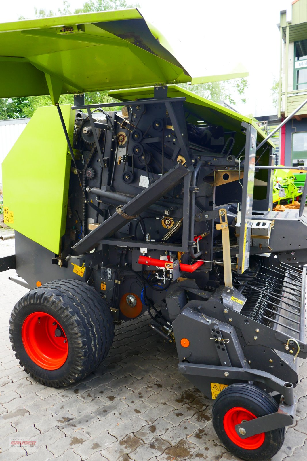 Rundballenpresse des Typs CLAAS Rollant 355 RC, Gebrauchtmaschine in Dorfen (Bild 5)