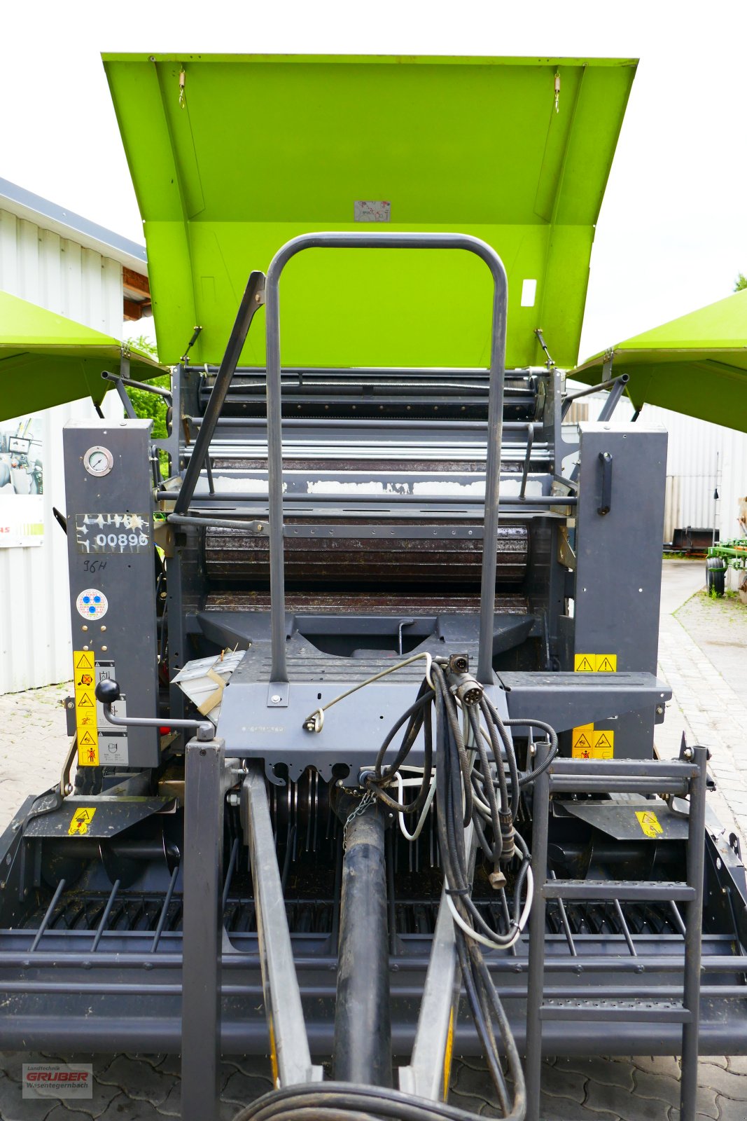 Rundballenpresse des Typs CLAAS Rollant 355 RC, Gebrauchtmaschine in Dorfen (Bild 9)