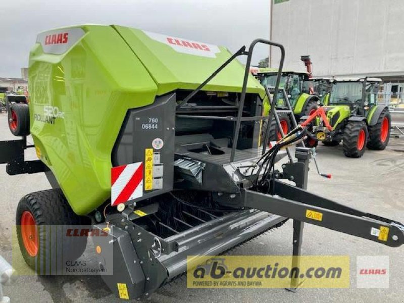 Rundballenpresse des Typs CLAAS ROLLANT 520 RC AB-AUCTION, Neumaschine in Hof (Bild 3)