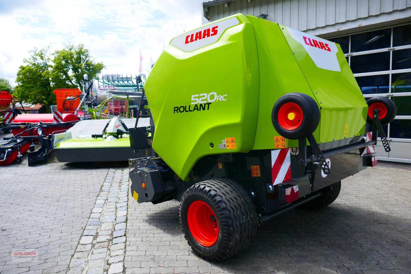 Rundballenpresse des Typs CLAAS ROLLANT 520 RC - Lagerräumung, Neumaschine in Dorfen (Bild 2)