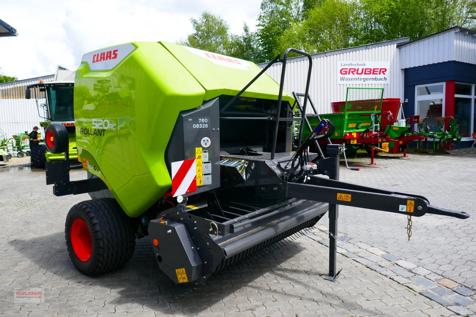 Rundballenpresse des Typs CLAAS ROLLANT 520 RC - Lagerräumung, Neumaschine in Dorfen (Bild 5)