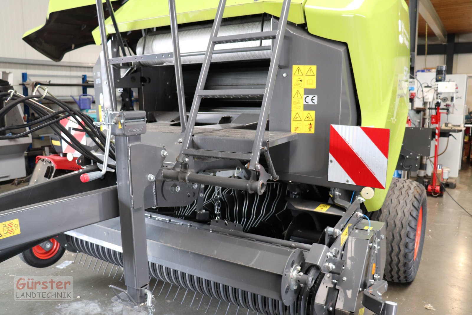 Rundballenpresse typu CLAAS ROLLANT 520 RC, Neumaschine w Mitterfels (Zdjęcie 3)