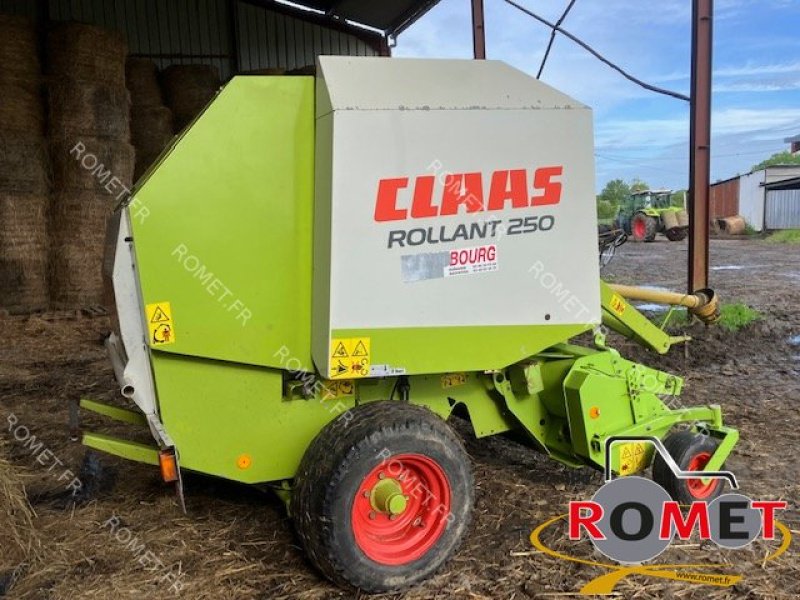 Rundballenpresse του τύπου CLAAS ROLLANT250, Gebrauchtmaschine σε Gennes sur glaize (Φωτογραφία 4)