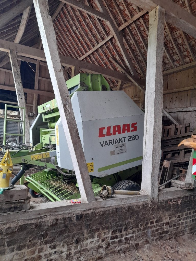 Rundballenpresse del tipo CLAAS Variant 280, Gebrauchtmaschine In Neufchâtel-en-Bray (Immagine 1)