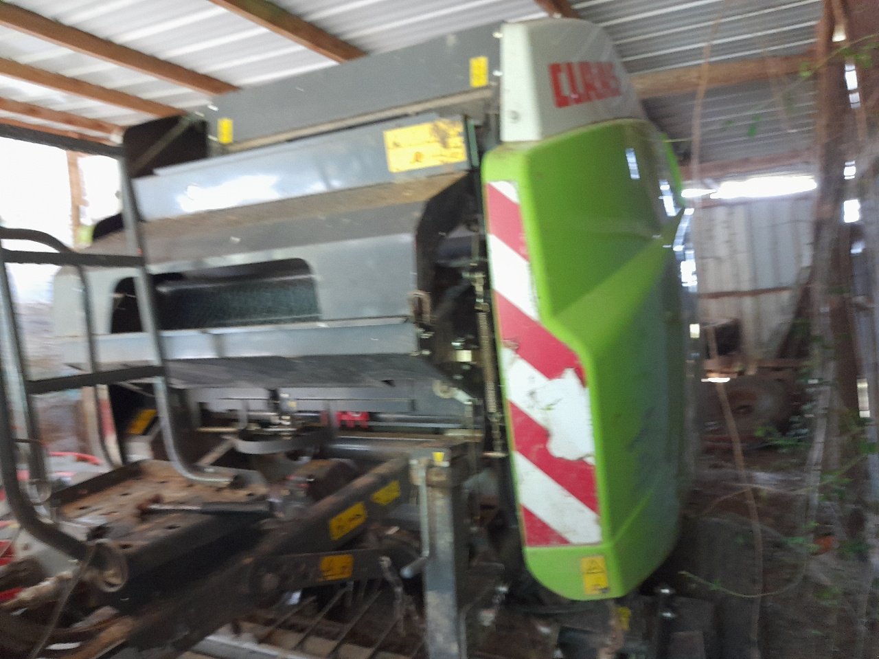 Rundballenpresse tipa CLAAS Variant 360, Gebrauchtmaschine u SAINT LOUP (Slika 7)