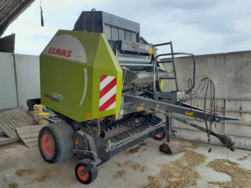 Rundballenpresse van het type CLAAS VARIANT 370, Gebrauchtmaschine in VELAINES (Foto 1)