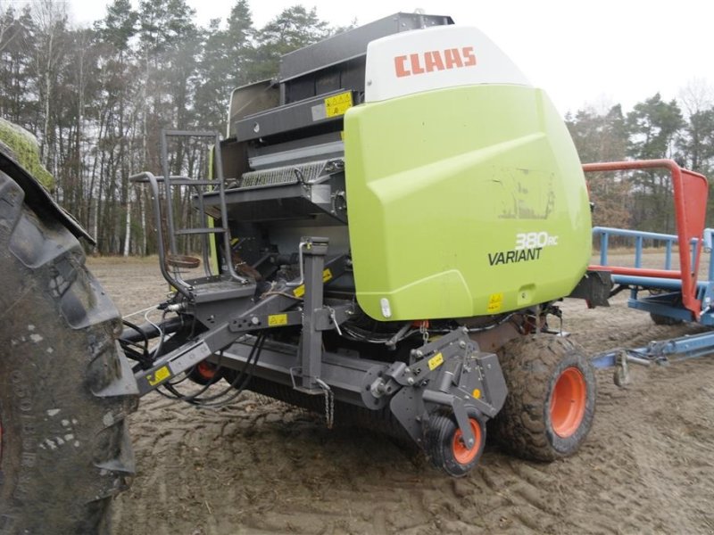 Rundballenpresse van het type CLAAS Variant 380 RC PRO, Gebrauchtmaschine in  (Foto 1)