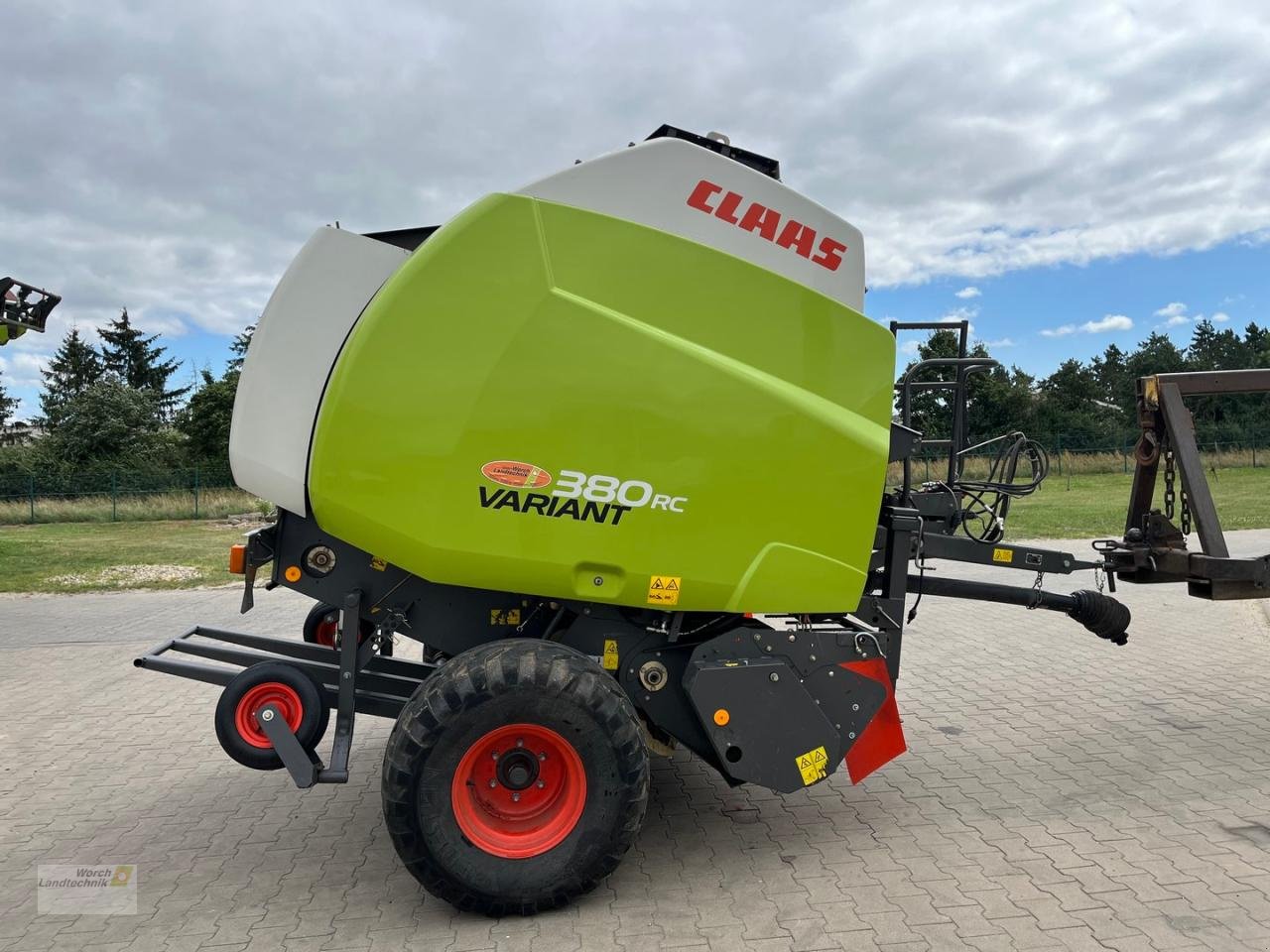 Rundballenpresse del tipo CLAAS Variant 380 RC, Gebrauchtmaschine en Schora (Imagen 3)