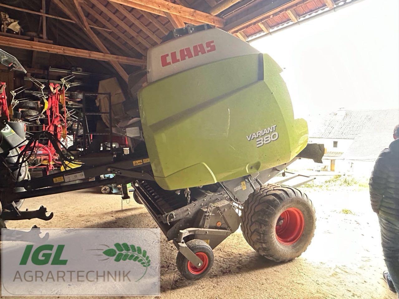 Rundballenpresse tip CLAAS Variant 380, Gebrauchtmaschine in Nabburg (Poză 3)