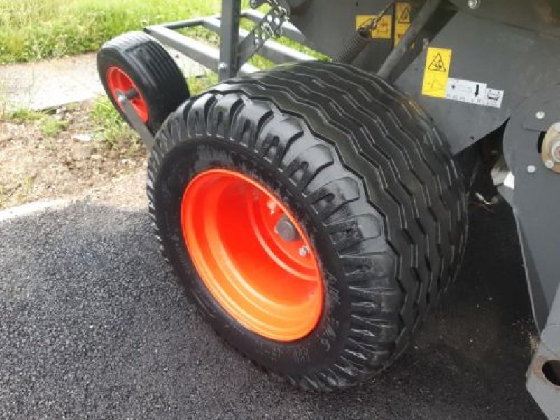 Rundballenpresse tip CLAAS VARIANT 460 RF, Gebrauchtmaschine in Sainte Menehould (Poză 10)