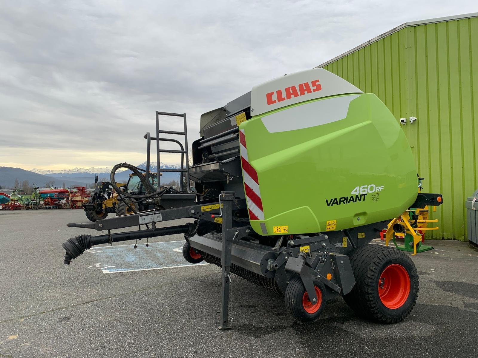 Rundballenpresse van het type CLAAS VARIANT460 RF, Gebrauchtmaschine in ST ELIX THEUX (Foto 1)