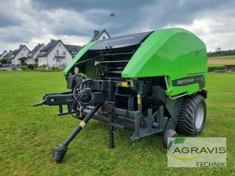 Rundballenpresse du type Deutz-Fahr COMPACTMASTER, Gebrauchtmaschine en Meschede (Photo 4)