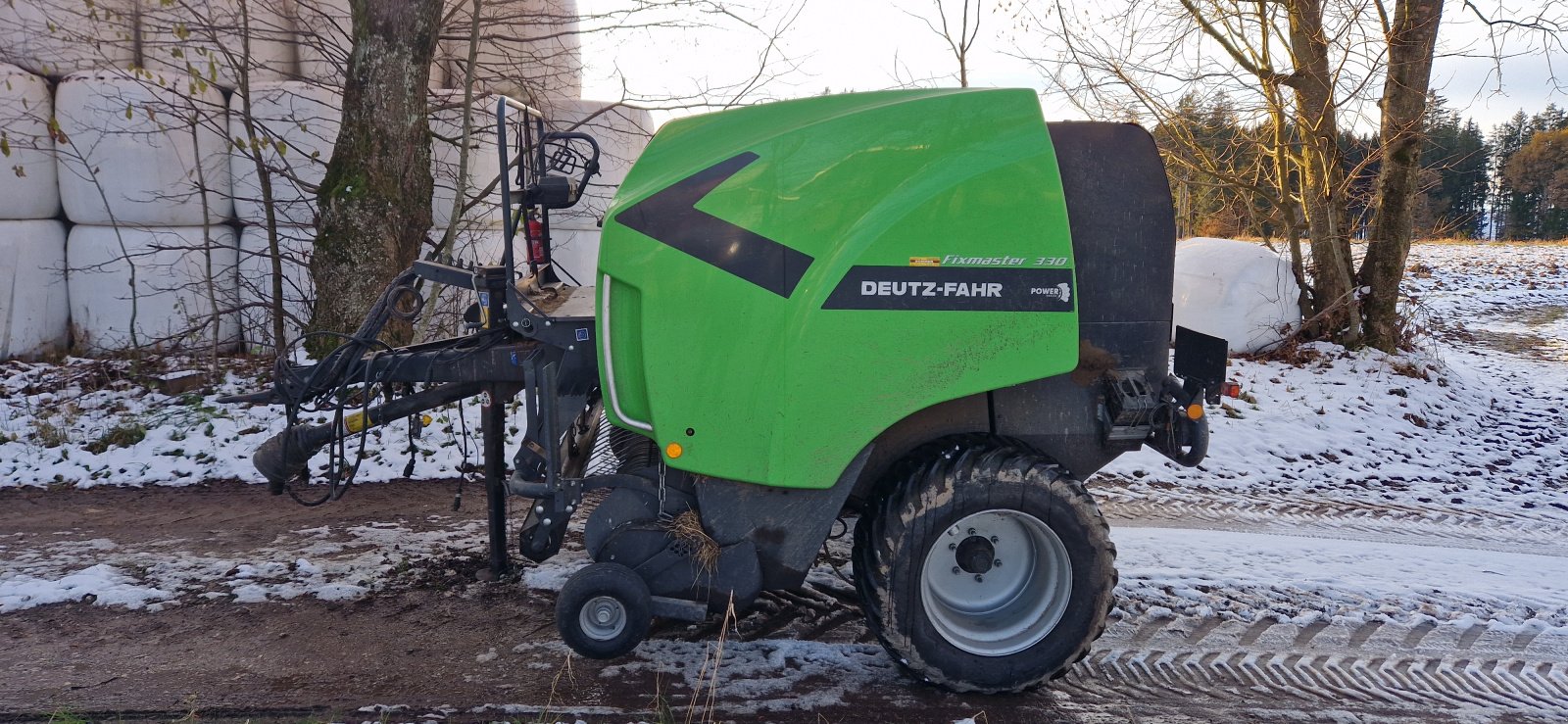 Rundballenpresse des Typs Deutz-Fahr Fixmaster 330 11000 Ballen guter Zusatnd, Gebrauchtmaschine in Palling (Bild 1)