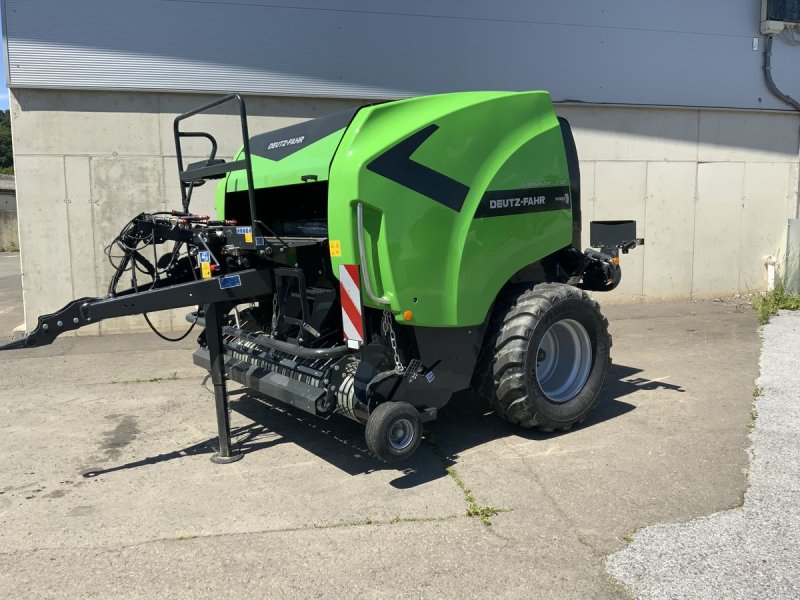 Rundballenpresse del tipo Deutz-Fahr FM330, Neumaschine en Bad Gleichenberg