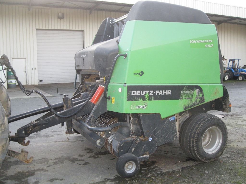 Rundballenpresse van het type Deutz-Fahr Varimaster 560 Optifeed, Gebrauchtmaschine in BRECE (Foto 3)