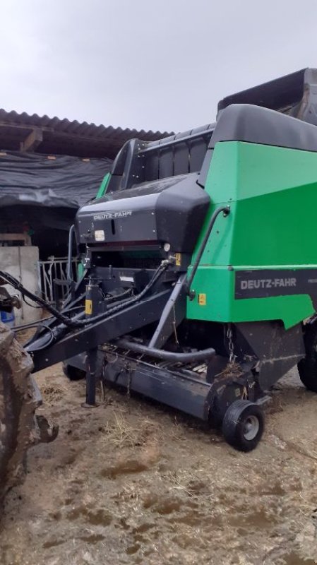 Rundballenpresse des Typs Deutz-Fahr VARIMASTER 560, Gebrauchtmaschine in ST MARTIN EN HAUT (Bild 1)