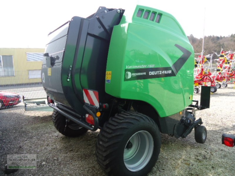 Rundballenpresse of the type Deutz-Fahr Varimaster 760 OC14, Neumaschine in Steisslingen (Picture 1)