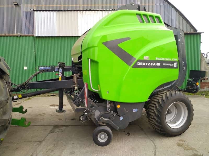 Rundballenpresse van het type Deutz-Fahr Varimaster 790 C Kuhn, Gebrauchtmaschine in Liebenwalde (Foto 1)