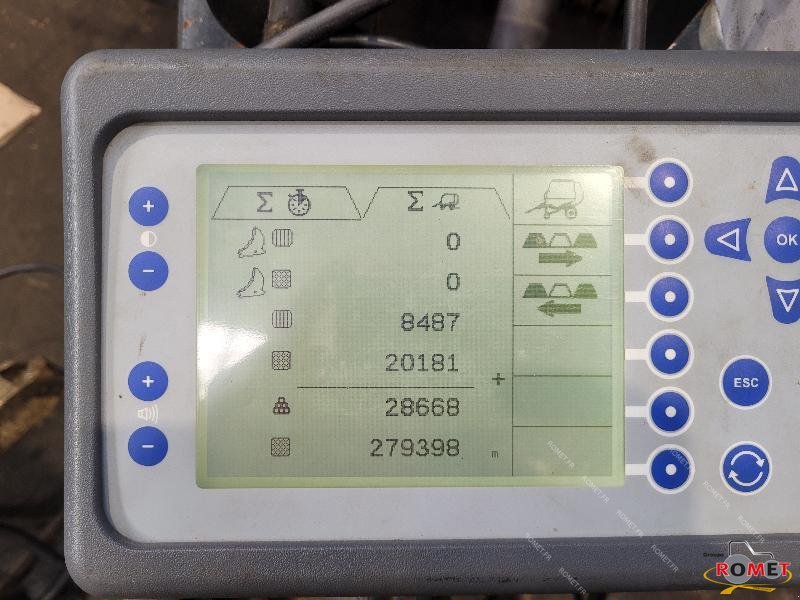 Rundballenpresse del tipo Deutz-Fahr VARIMASTER590FF, Gebrauchtmaschine In Gennes sur glaize (Immagine 5)