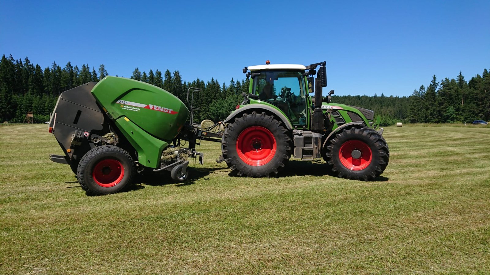 Rundballenpresse типа Fendt 2125 F, Gebrauchtmaschine в Donaueschingen (Фотография 2)