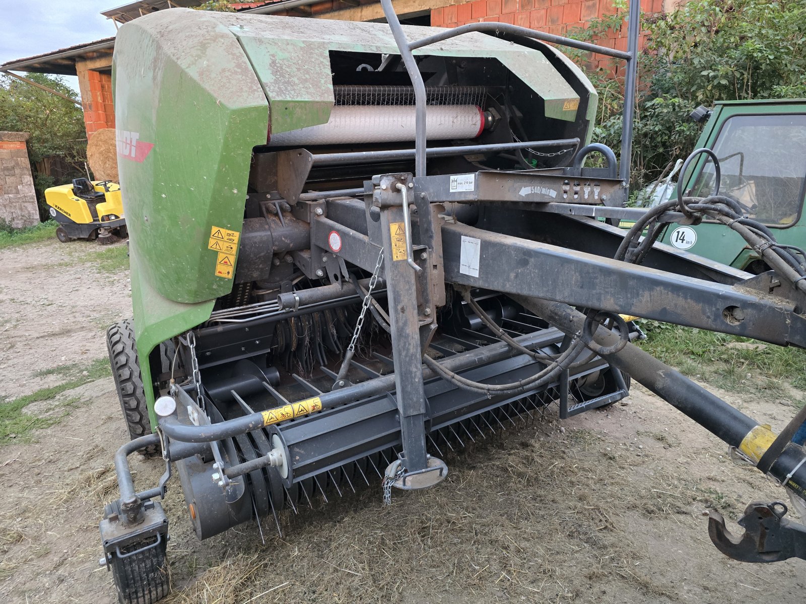 Rundballenpresse del tipo Fendt 2125 F, Gebrauchtmaschine In Erlangen (Immagine 2)