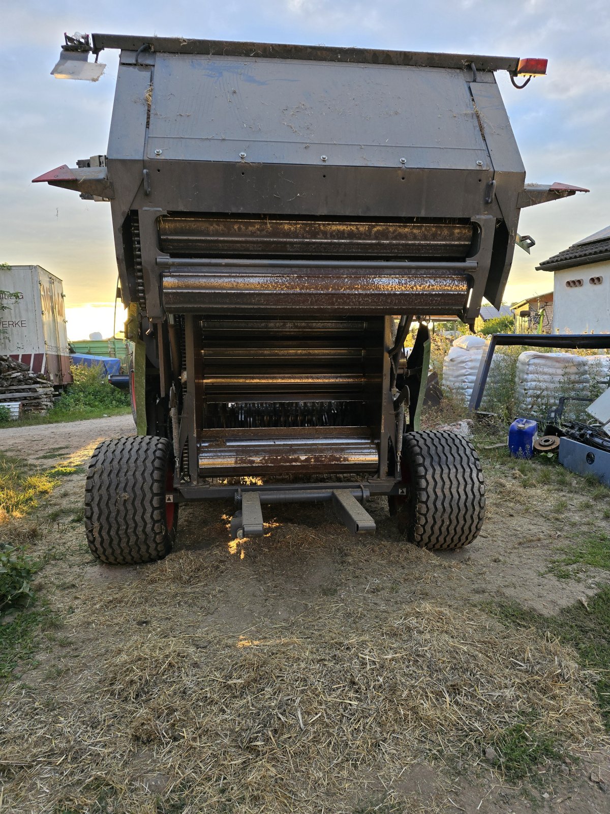 Rundballenpresse типа Fendt 2125 F, Gebrauchtmaschine в Erlangen (Фотография 3)