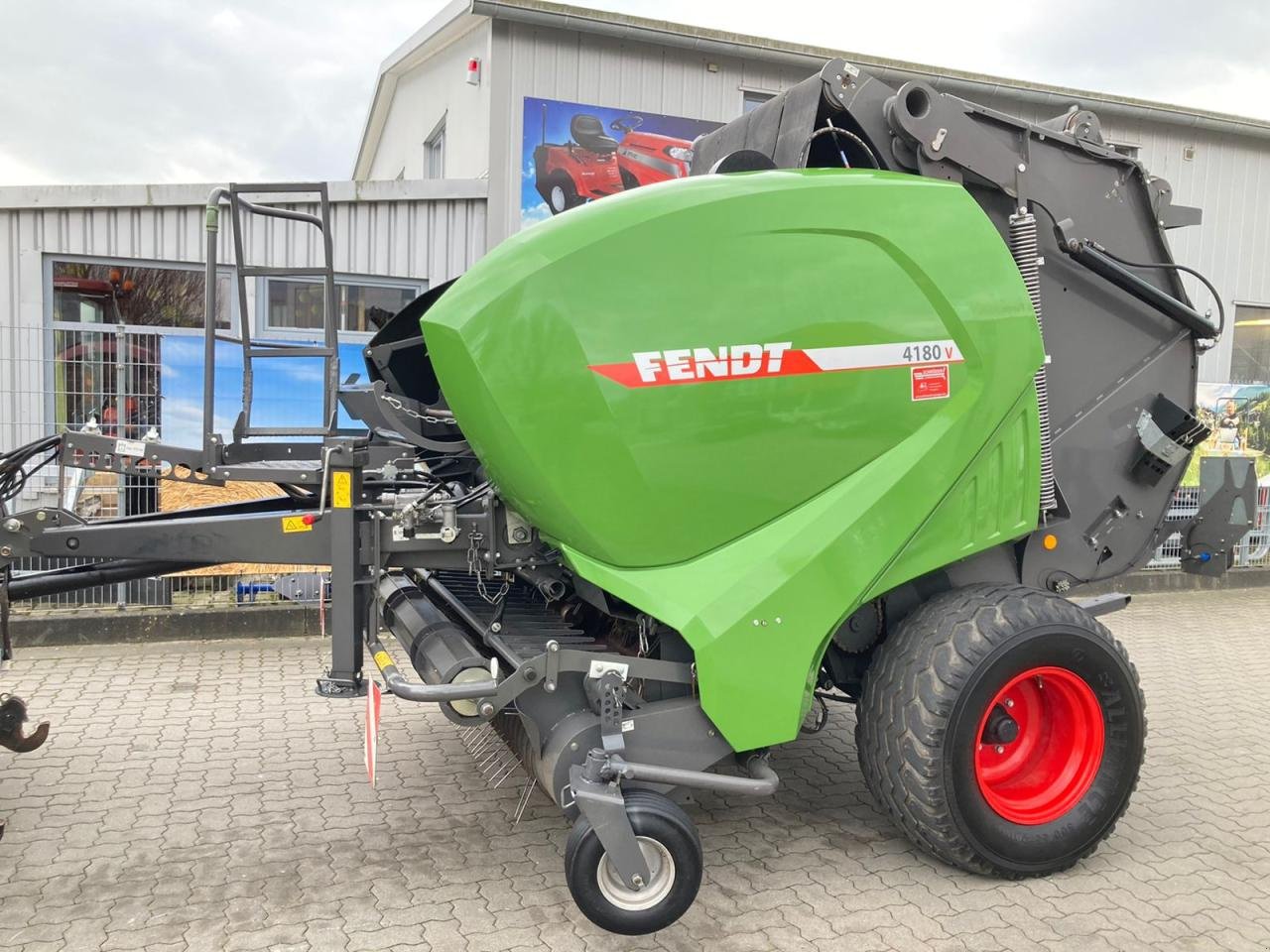 Rundballenpresse of the type Fendt 4180V, Gebrauchtmaschine in Stuhr (Picture 1)